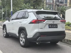 2023 Toyota RAV4 2.0L CVT 2WD Fashion Plus, белый — фото 4