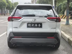 2023 Toyota RAV4 2.0L CVT 2WD Fashion Plus, белый — фото 5