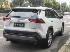 2023 Toyota RAV4 2.0L CVT 2WD Fashion Plus, белый — фото 6