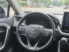 2023 Toyota RAV4 2.0L CVT 2WD Fashion Plus, белый — фото 14