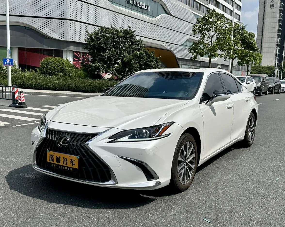2022 Lexus ES 200 Excellence
