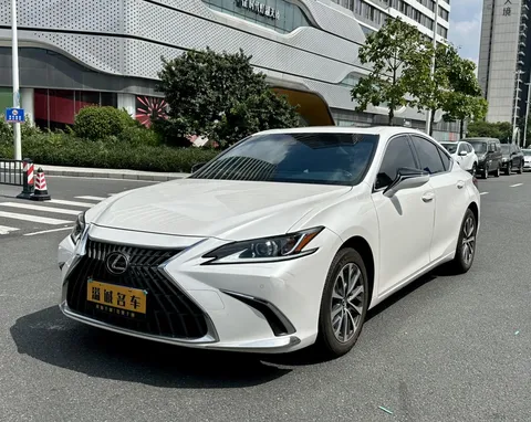 2022 Lexus ES 200 Excellence