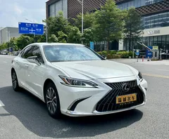2022 Lexus ES 200 Excellence, белый — фото 2