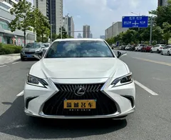 2022 Lexus ES 200 Excellence, белый — фото 3