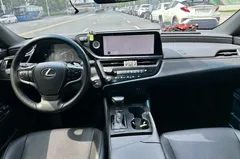 2022 Lexus ES 200 Excellence, белый — фото 7