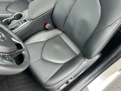 2023 Toyota Camry 2.5G Luxury — фото 10