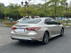 2023 Toyota Camry 2.5G Luxury — фото 18