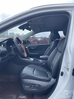 2023 Toyota RAV4 2.0L CVT 2WD Fashion Plus, белый — фото 12