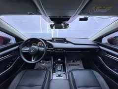 2022 Mazda Mazda3 2.0L AT, красный — фото 15