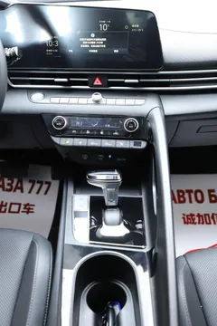 2023 Hyundai Elantra 1.5L CVT LUX Premium, белый — фото 16