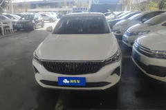 2022 Geely Emgrand 4th Gen 1.5L CVT Flagship, белый — фото 3