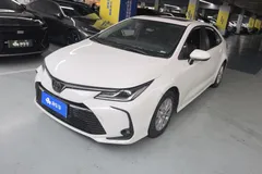 2021 Toyota Corolla 1.5L CVT Elite, белый — фото 1