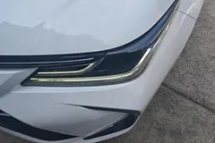 2021 Toyota Corolla 1.5L CVT Elite, белый — фото 2