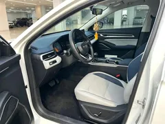 2022 Geely Emgrand 4th Gen 1.5L CVT Flagship, белый — фото 4