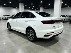 2022 Geely Emgrand 4th Gen 1.5L CVT Flagship, белый — фото 7