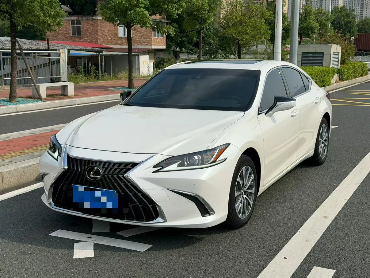 2022 Lexus ES 200 Excellence