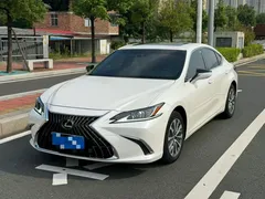2022 Lexus ES 200 Excellence, белый — фото 1