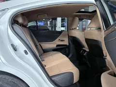 2022 Lexus ES 200 Excellence, белый — фото 9