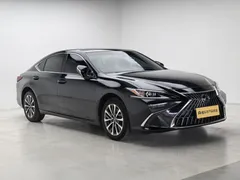 2021 Lexus ES 200 Excellence, чёрный — фото 3