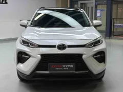 2023 Toyota Wildlander 2.0L 4WD Luxury Plus, белый — фото 3