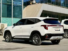 2023 Kia Seltos 1.5L IVT Comfort, белый — фото 4