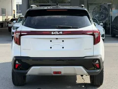 2023 Kia Seltos 1.5L IVT Luxury, белый — фото 4