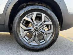 2023 Kia Seltos 1.5L IVT Luxury, белый — фото 26