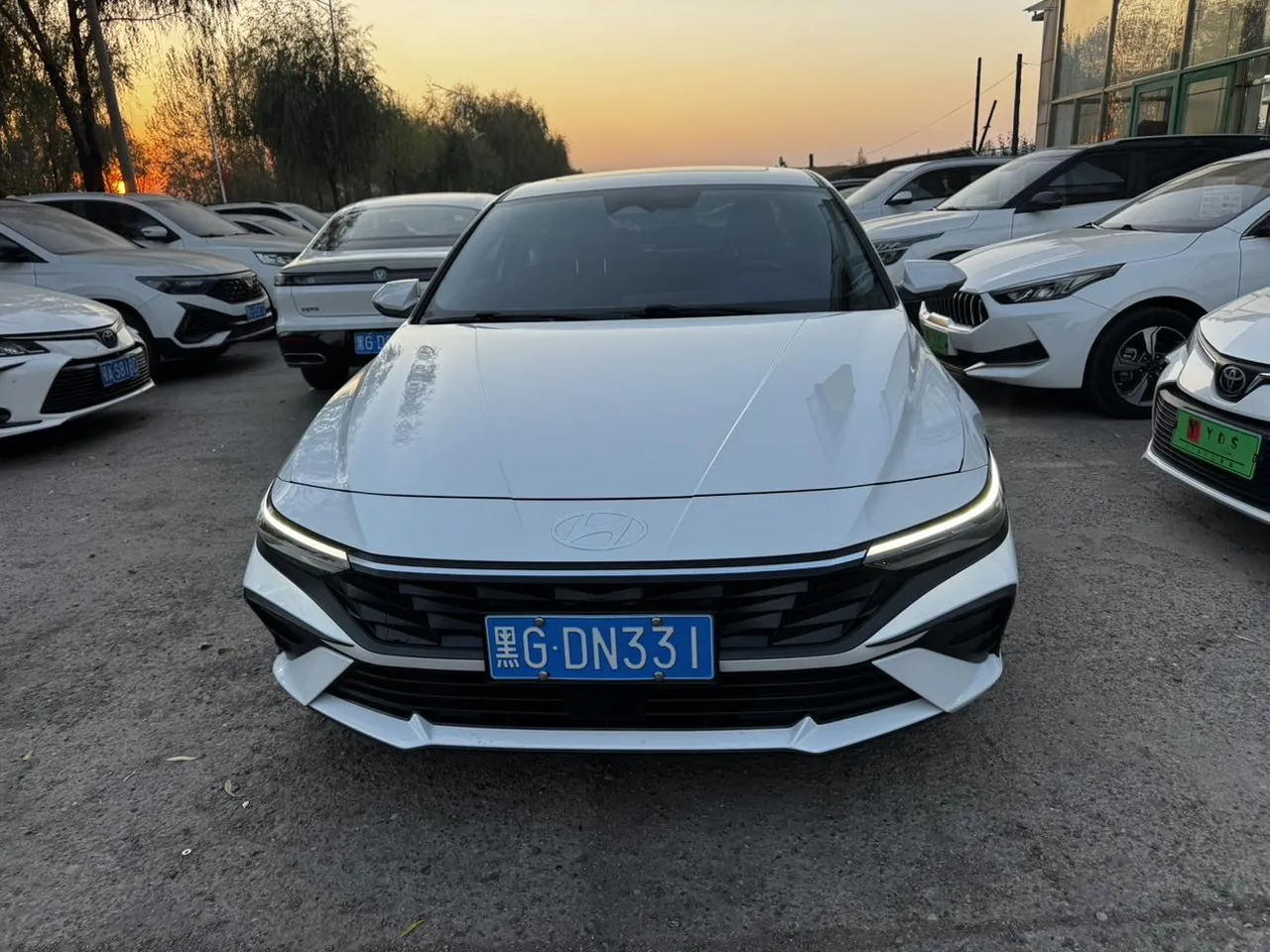 2023 Hyundai Elantra 1.5L CVT LUX Premium