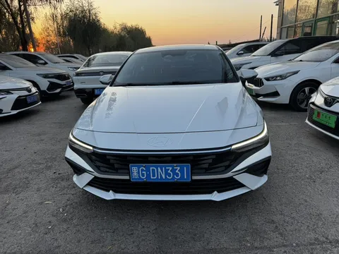 2023 Hyundai Elantra 1.5L CVT LUX Premium