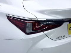 2023 Lexus ES 260 Excellence, белый — фото 20