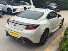 2022 Subaru BRZ 2.4L MT, белый — фото 4