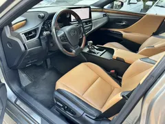 2022 Lexus ES 200 Luxury — фото 5