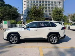2022 Toyota RAV4 2.0L CVT 2WD Fashion Plus, белый — фото 3