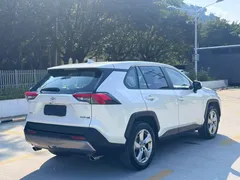 2022 Toyota RAV4 2.0L CVT 2WD Fashion Plus, белый — фото 5