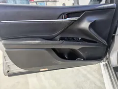 2021 Toyota Camry 2.0G Luxury — фото 3