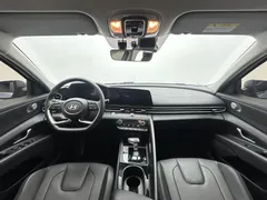 2023 Hyundai Elantra 1.5L CVT LUX Premium, синий — фото 6
