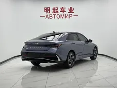 2023 Hyundai Elantra 1.5L CVT LUX Premium, синий — фото 8