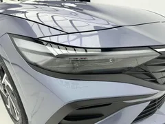 2023 Hyundai Elantra 1.5L CVT LUX Premium, синий — фото 10