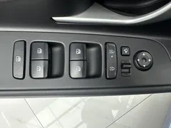 2023 Hyundai Elantra 1.5L CVT LUX Premium, синий — фото 14