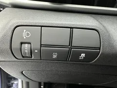 2023 Hyundai Elantra 1.5L CVT LUX Premium, синий — фото 16
