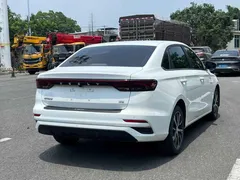 2022 Geely Emgrand 4th Gen 1.5L CVT Premium, белый — фото 6