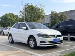2021 Volkswagen Polo Plus 1.5L AT Panoramic, белый — фото 3
