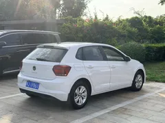 2021 Volkswagen Polo Plus 1.5L AT Panoramic, белый — фото 7
