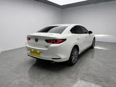2022 Mazda Mazda3 2.0L AT, белый — фото 7