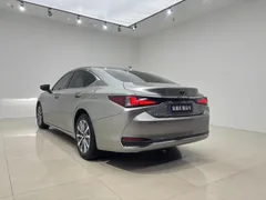 2021 Lexus ES 200 Excellence — фото 4