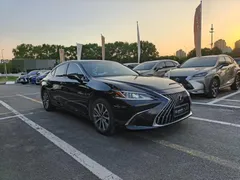 2022 Lexus ES 200 Excellence, чёрный — фото 3