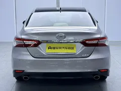 2022 Toyota Camry 2.5G Luxury — фото 6