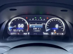 2022 Toyota Camry 2.5G Luxury — фото 10