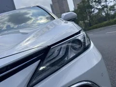 2021 Toyota Camry 2.5G Luxury, белый — фото 4