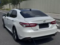 2021 Toyota Camry 2.5G Luxury, белый — фото 10